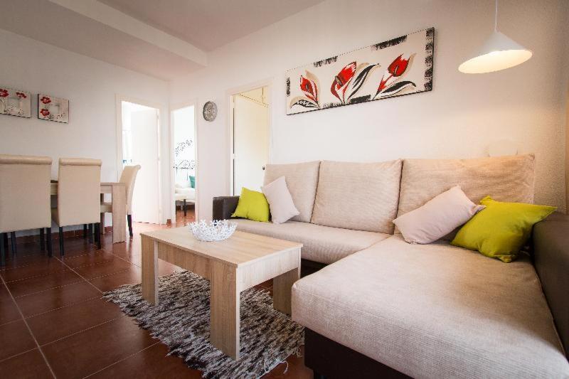 Holidays2Torremolinos Apartamento de 3 dormitorios con terraza y piscina comunitaria Habitación foto