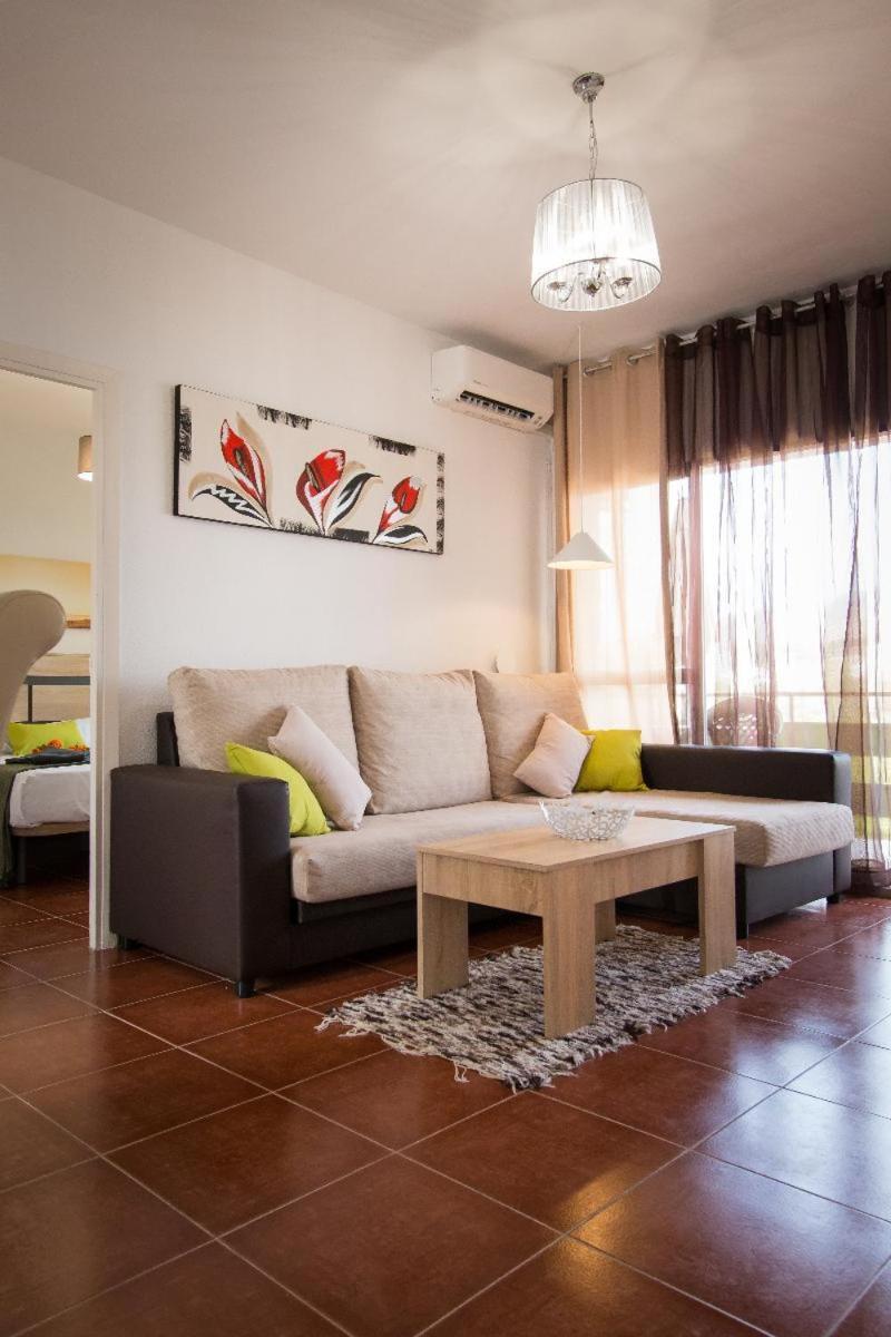 Holidays2Torremolinos Apartamento de 3 dormitorios con terraza y piscina comunitaria Habitación foto