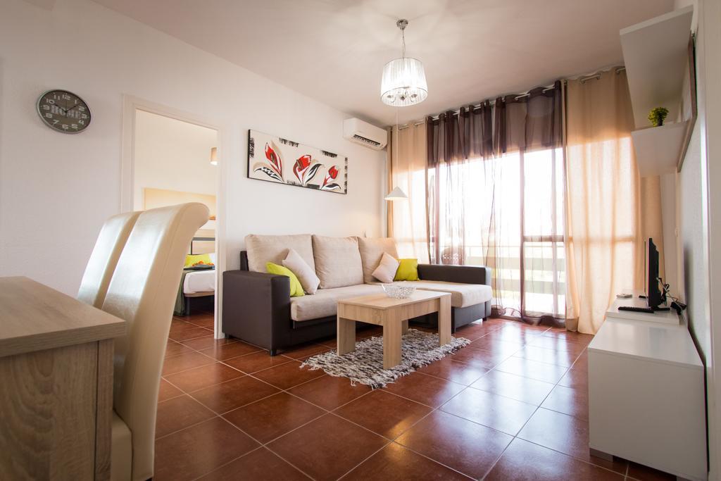 Holidays2Torremolinos Apartamento de 3 dormitorios con terraza y piscina comunitaria Exterior foto